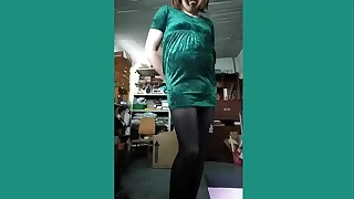 Travesti broom vestido verde
